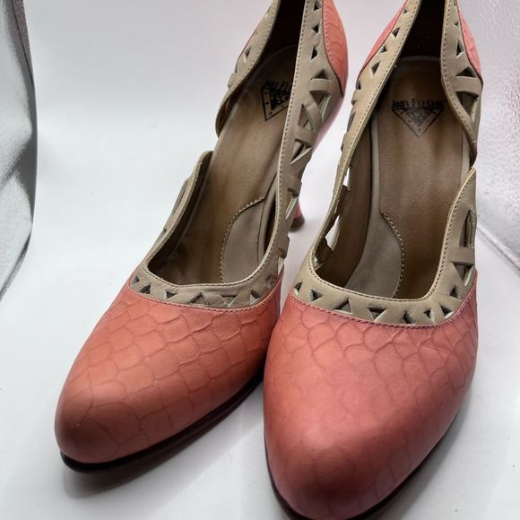 COPY - JOHN FLUEVOG HEELS - Picture 2 of 15